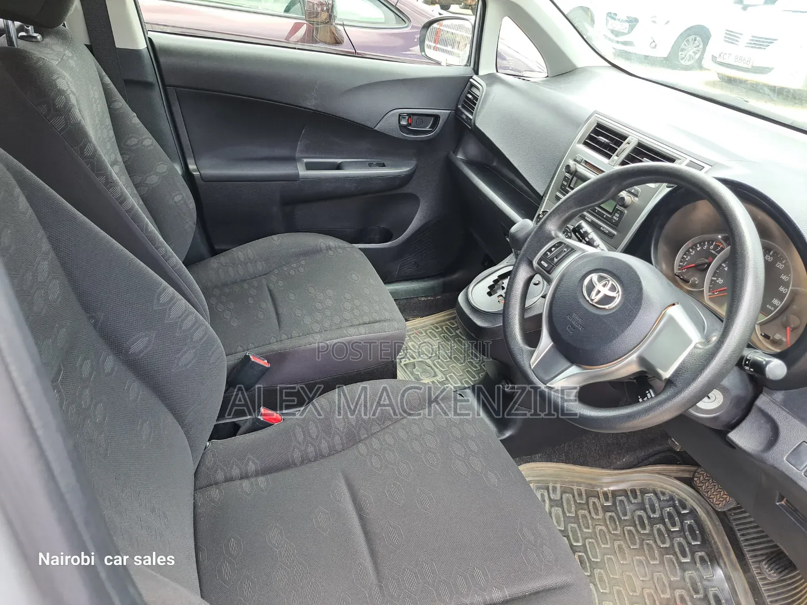 Toyota Ractis 2013 Silver