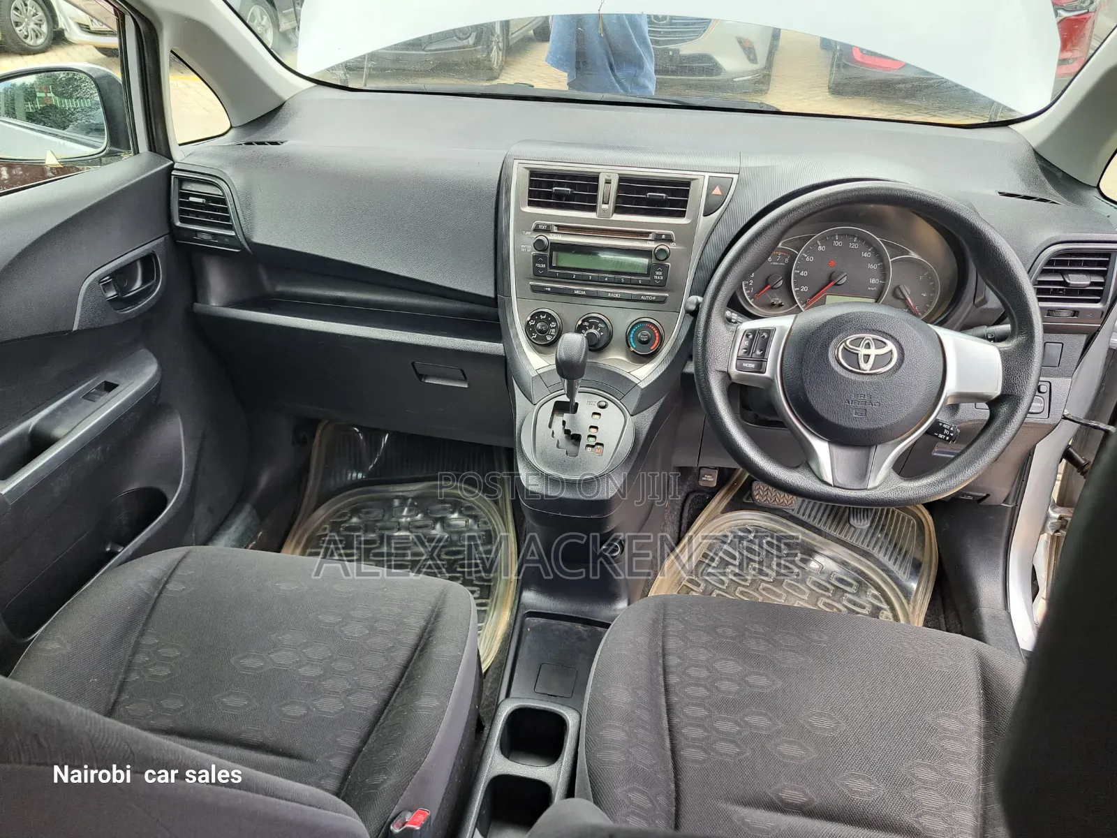 Toyota Ractis 2013 Silver