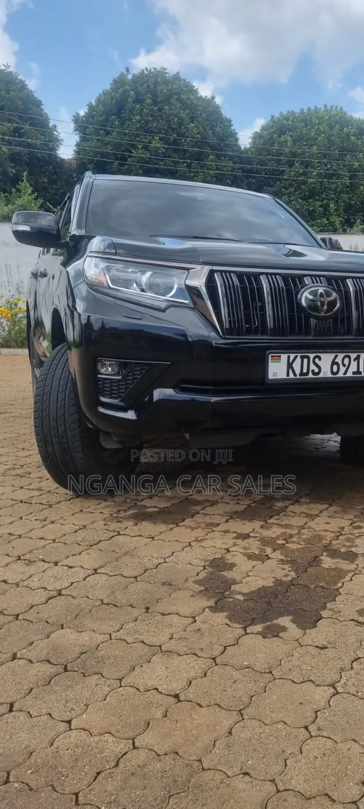 Toyota Land Cruiser Prado 2017 Black