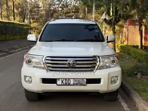 Toyota Land Cruiser 4.6 V8 ZX 2014 White