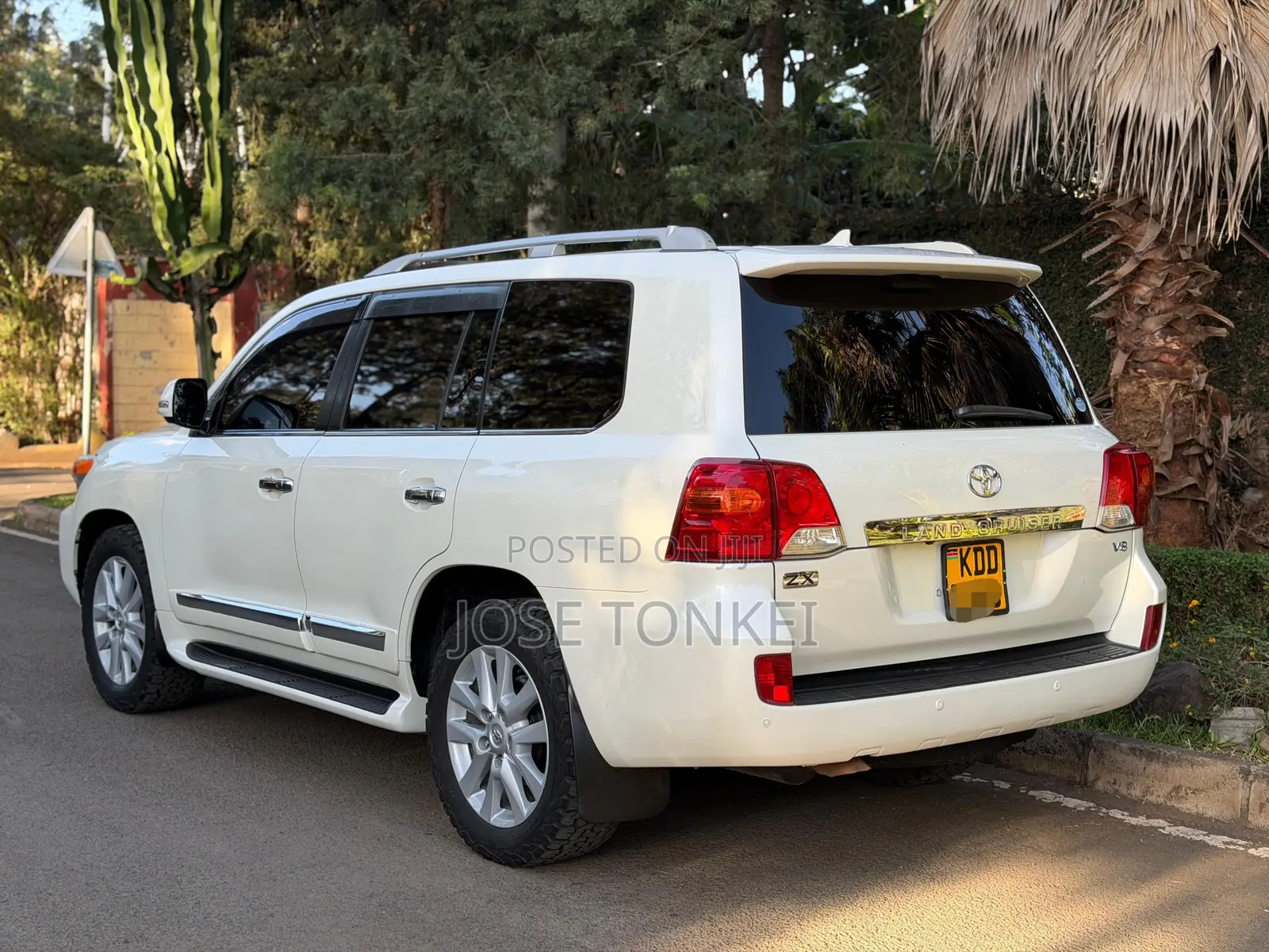 Toyota Land Cruiser 4.6 V8 ZX 2014 White