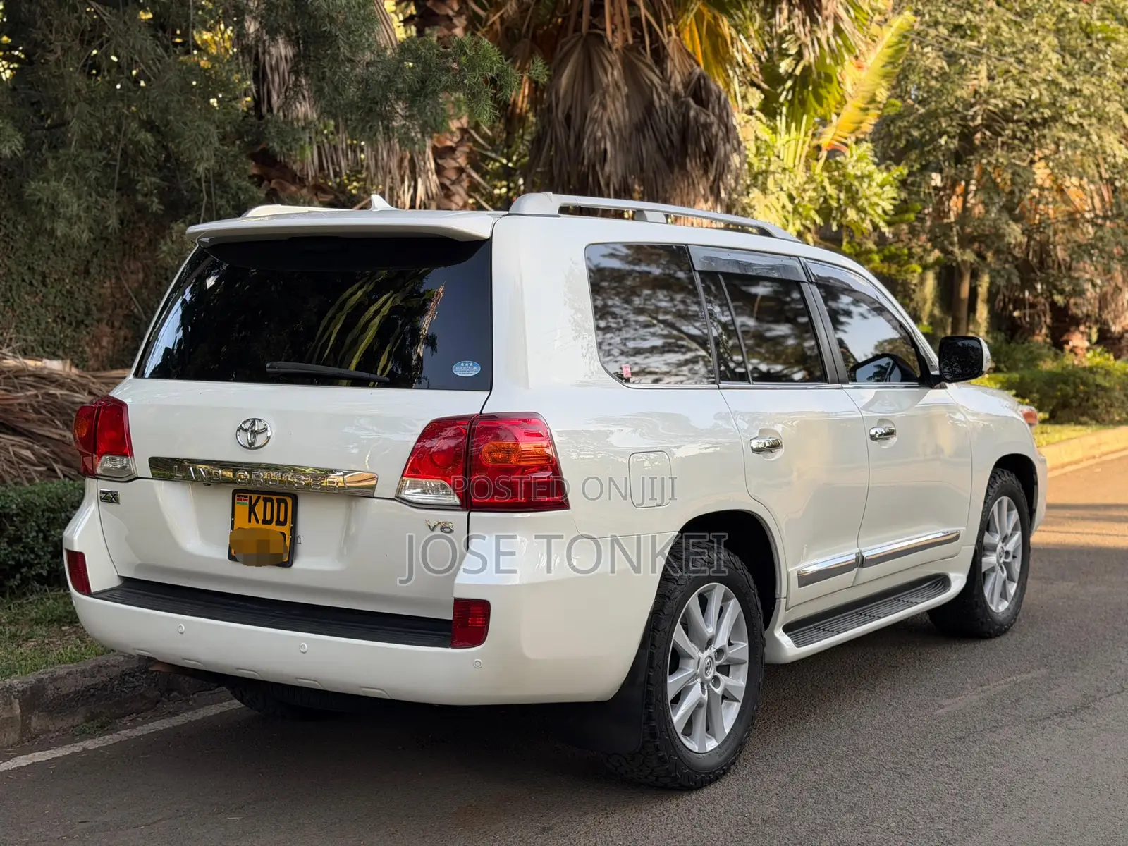 Toyota Land Cruiser 4.6 V8 ZX 2014 White