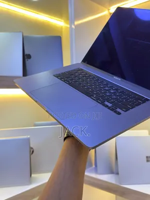 Laptop Apple MacBook 2019 32GB Intel Core i9 SSD 512GB