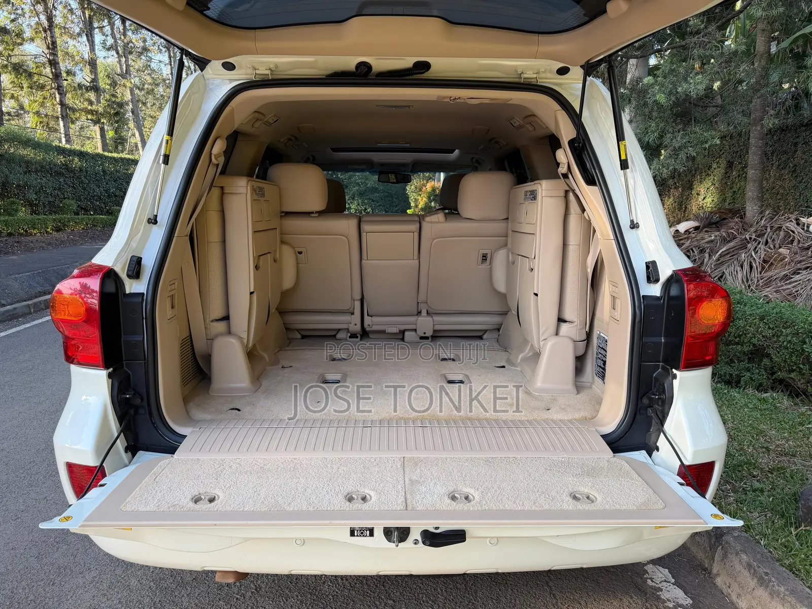 Toyota Land Cruiser 4.6 V8 ZX 2014 White
