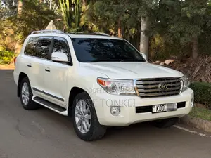 Toyota Land Cruiser 4.6 V8 ZX 2014 White