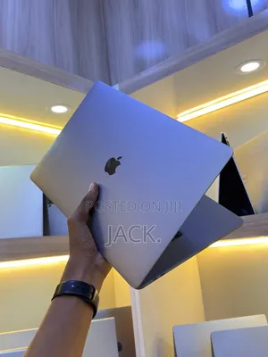 Laptop Apple MacBook 2019 32GB Intel Core i9 SSD 512GB