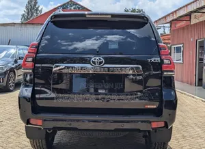 Toyota Land Cruiser Prado 2017 Black