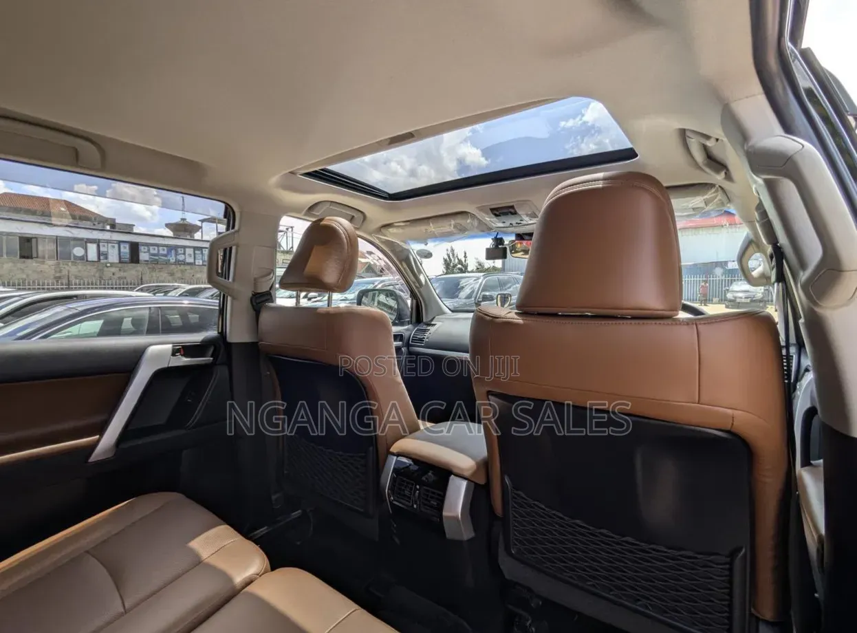 Toyota Land Cruiser Prado 2017 Black