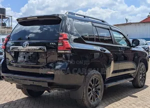 Toyota Land Cruiser Prado 2017 Black