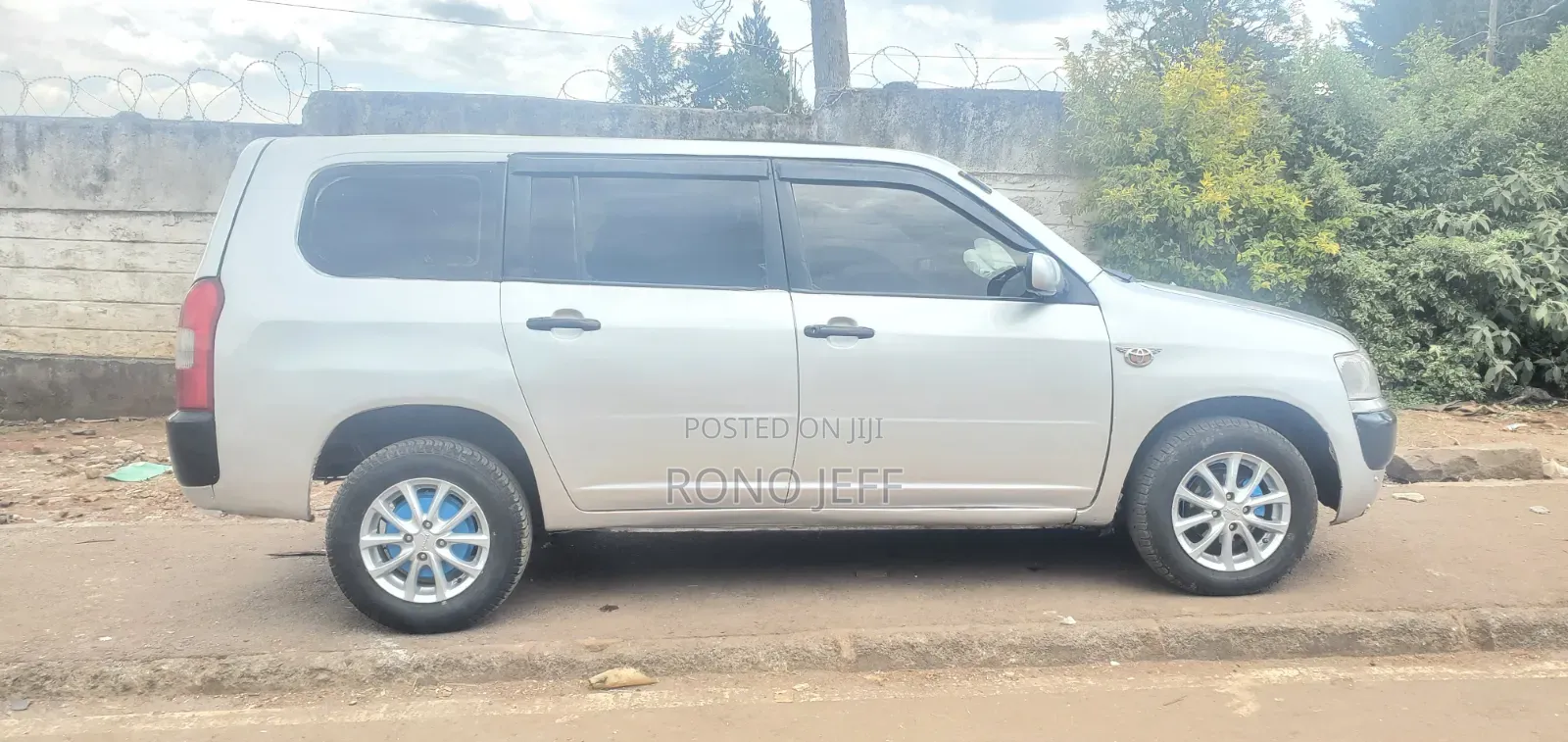 Toyota Probox 1.5 GL 4WD 2011 Silver