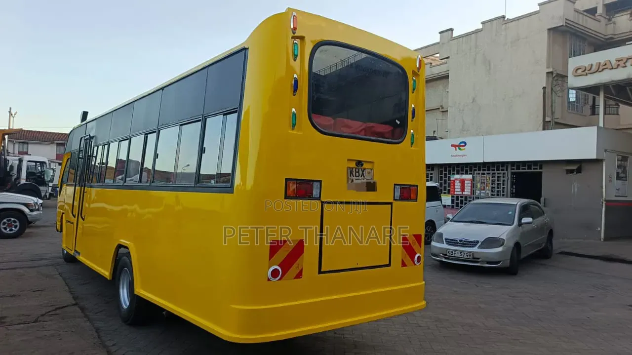 Isuzu Std 4240 2014 Yellow