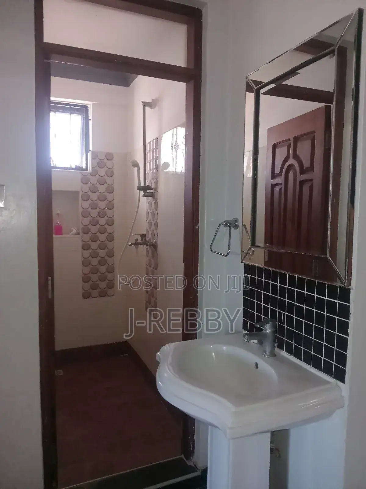 Furnished 3bdrm Apartment in Ajanta 3 Estate, Mtambo for rent