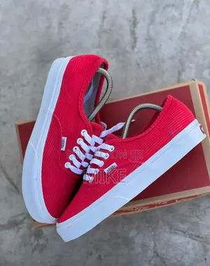 Vans Corduroy Sizes 37-45