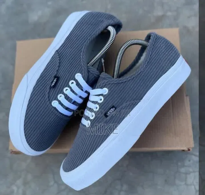 Vans Corduroy Sizes 37-45