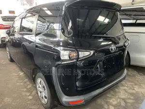 Toyota Sienta 1.5 FWD 2019 Black