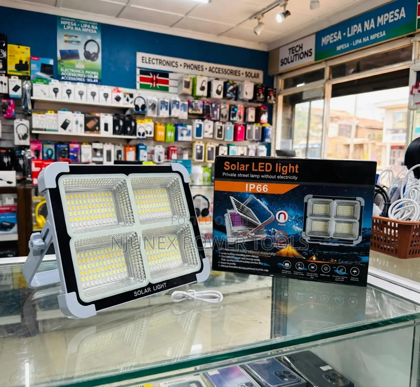 *100W Solar Emergency Rechargeable Light With Replaceable Batteries