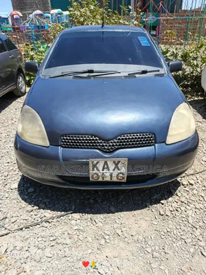 Toyota Vitz 2000 Blue