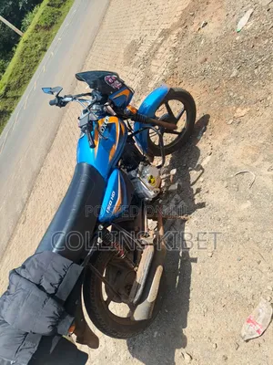 Bajaj Boxer 150 UG 2025 Blue