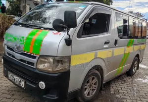 Toyota HiAce 2012 Silver
