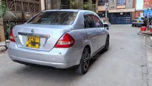 Nissan Tiida 2010 Silver