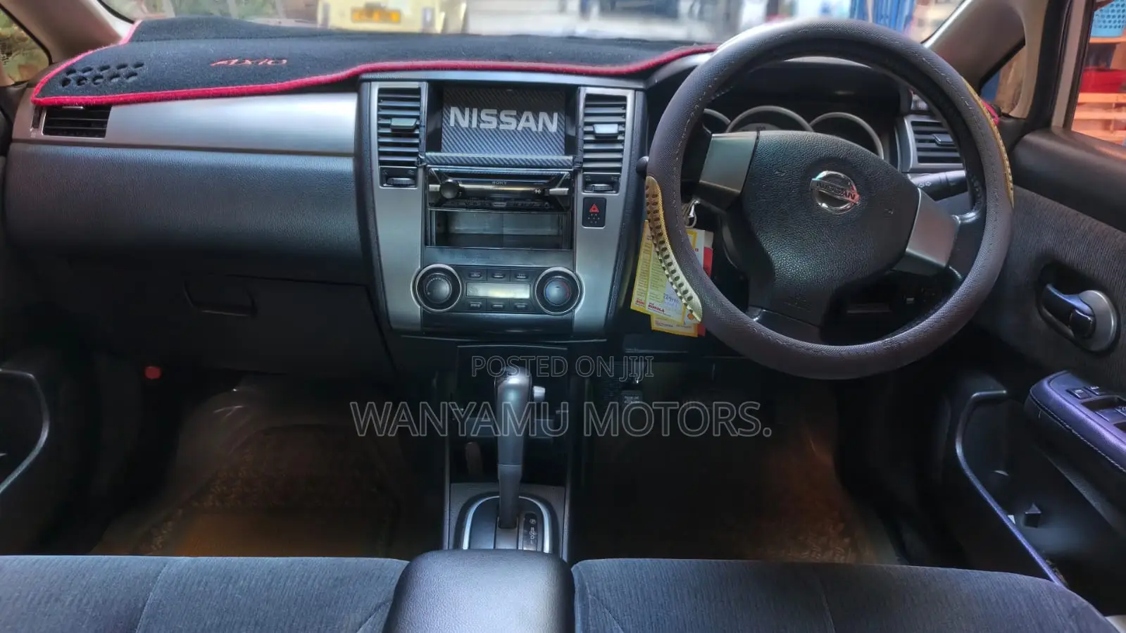 Nissan Tiida 2010 Silver