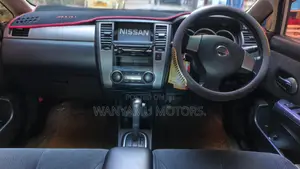 Nissan Tiida 2010 Silver