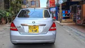 Nissan Tiida 2010 Silver