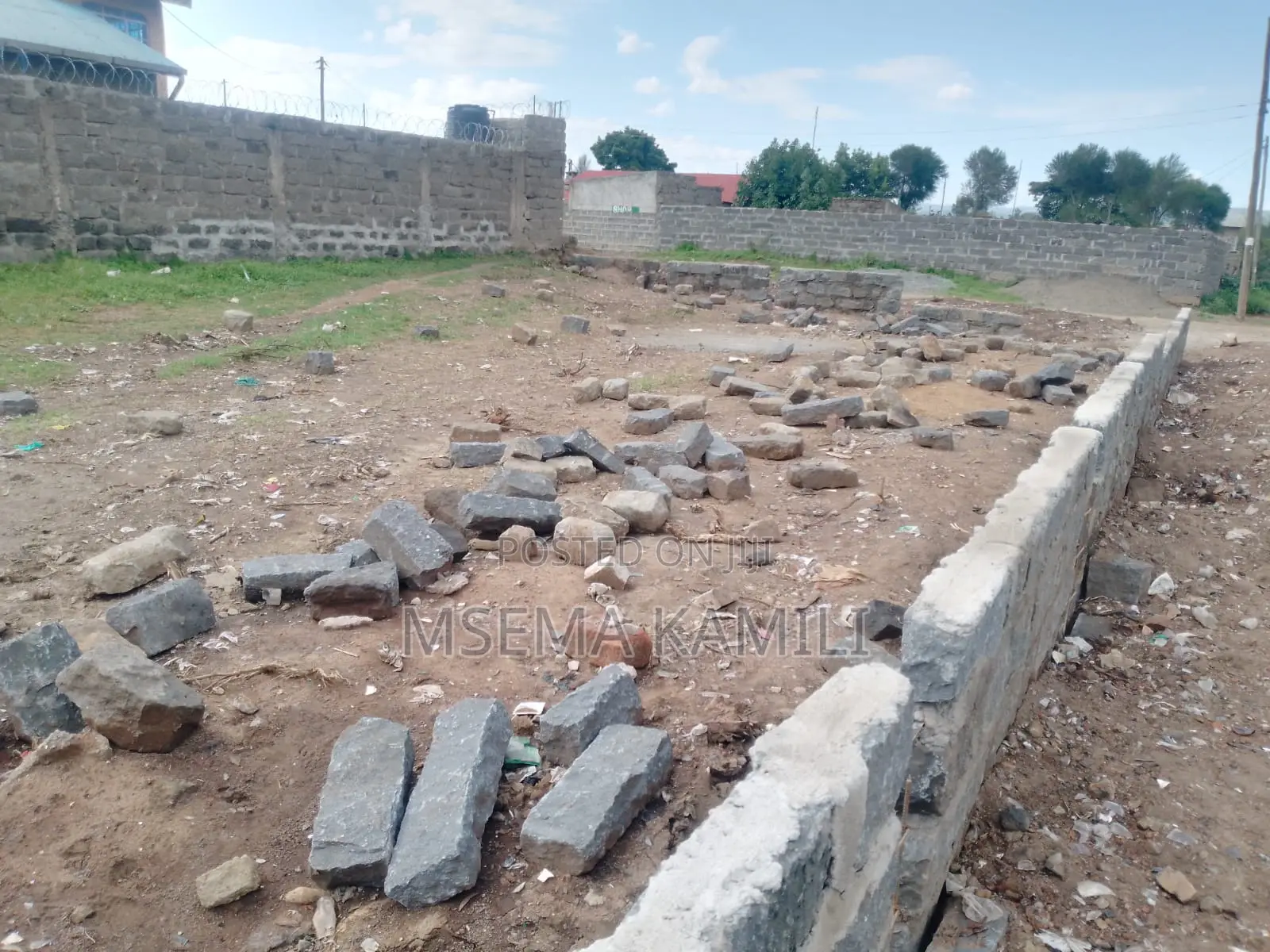 Plot 4 Sale 50x100