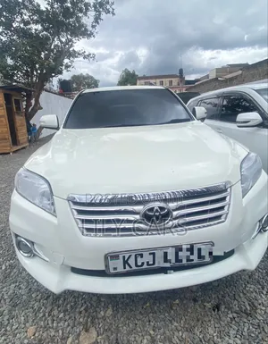 Toyota Vanguard 2009 White