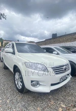 Toyota Vanguard 2009 White