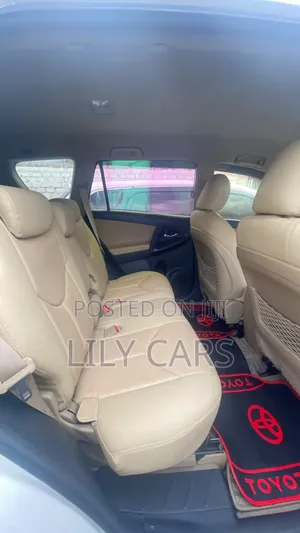 Toyota Vanguard 2009 White