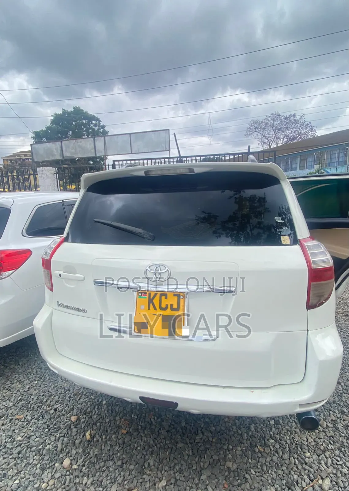 Toyota Vanguard 2009 White