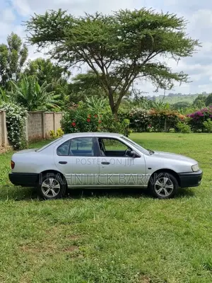 Nissan Primera 1989 Gray