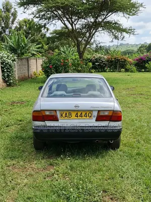 Nissan Primera 1989 Gray