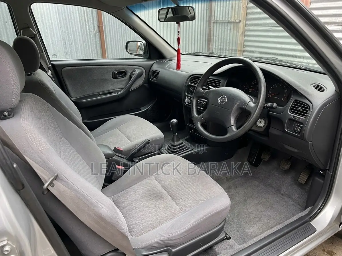Nissan Primera 1989 Gray