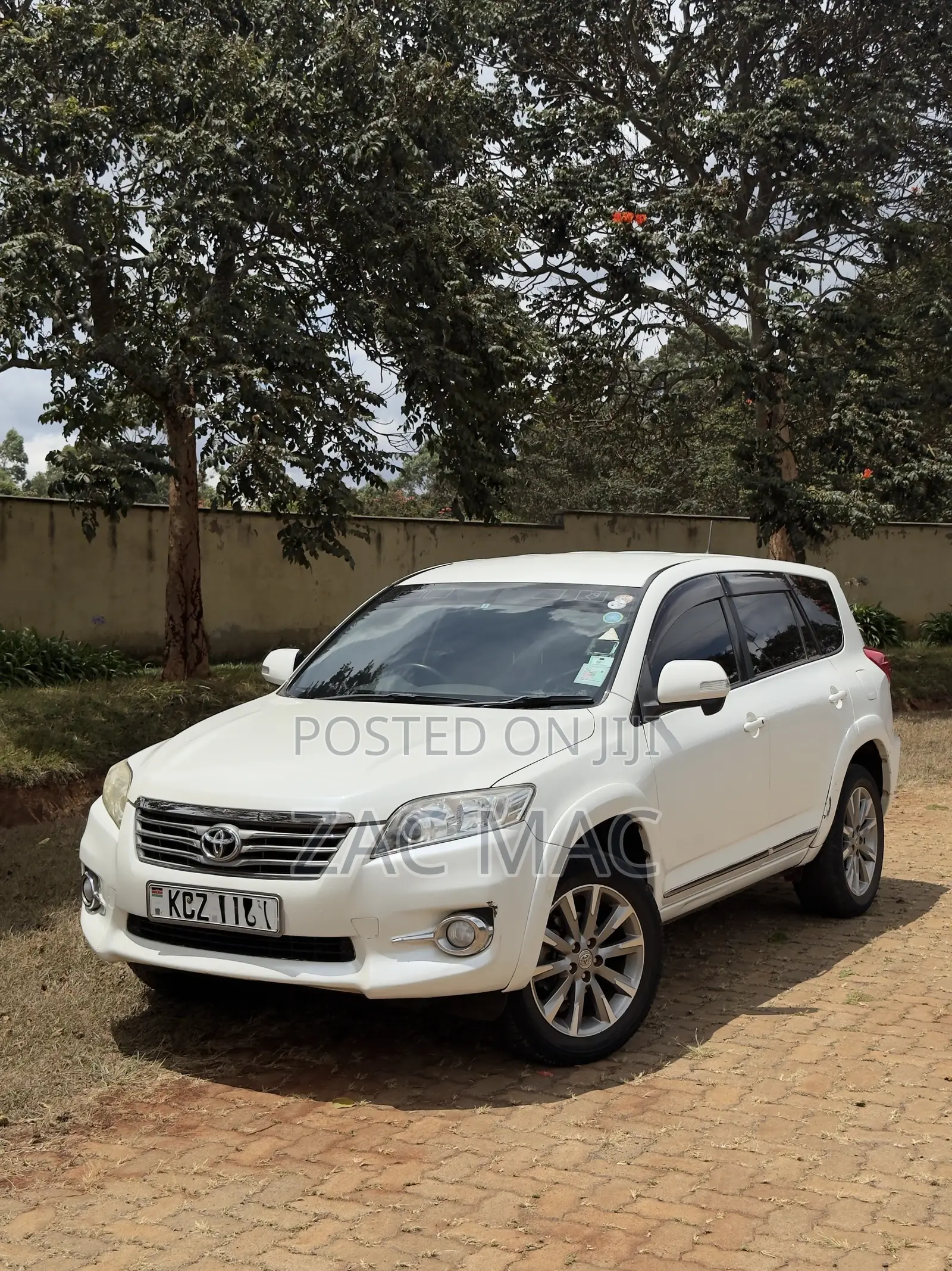 Toyota Vanguard 2013 Pearl