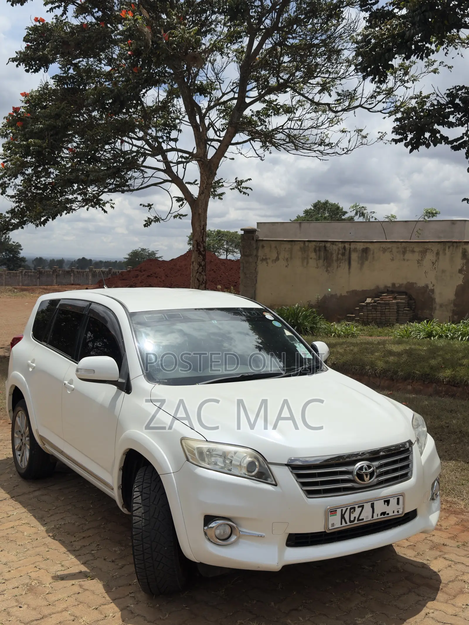 Toyota Vanguard 2013 Pearl