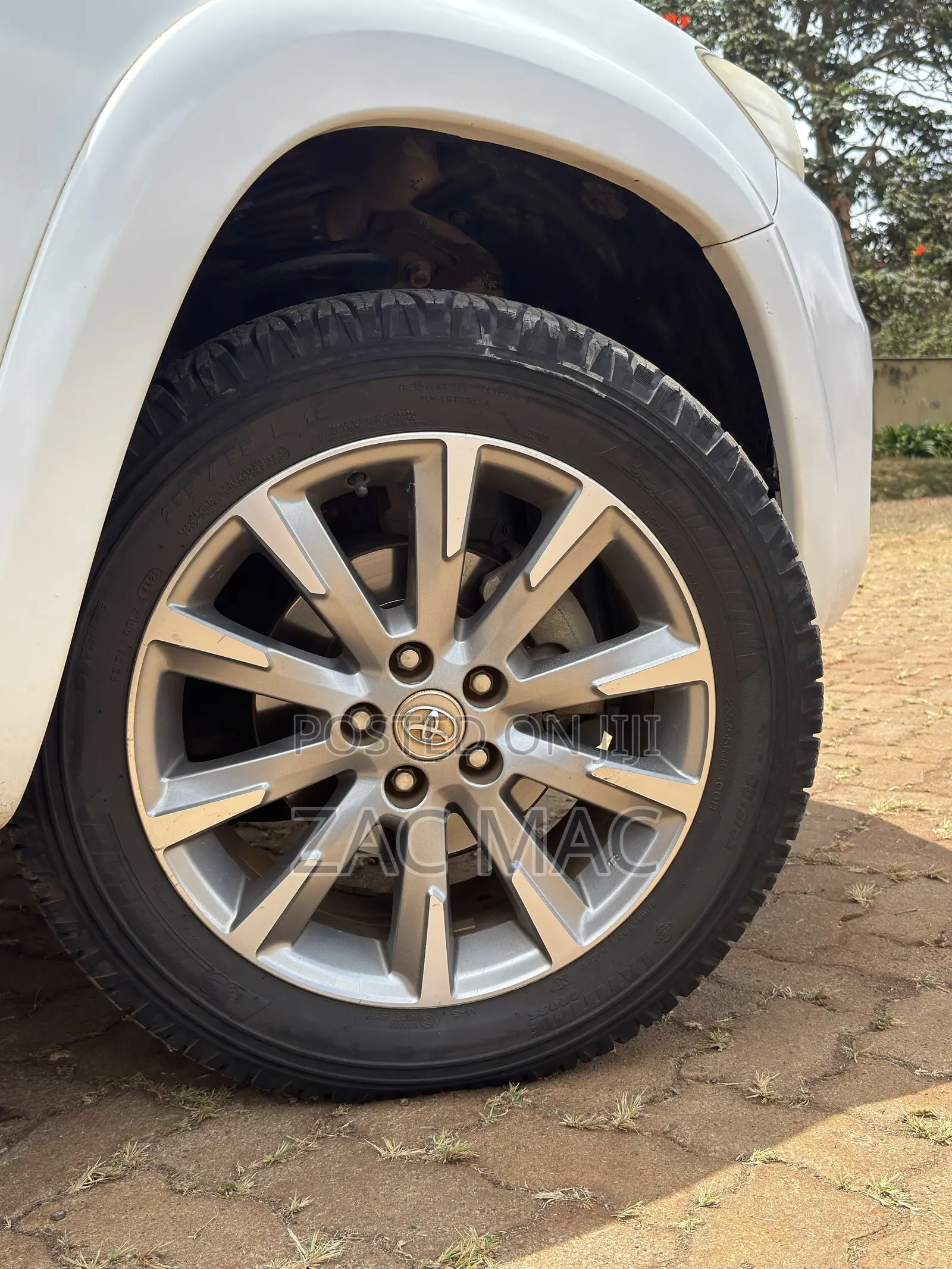 Toyota Vanguard 2013 Pearl