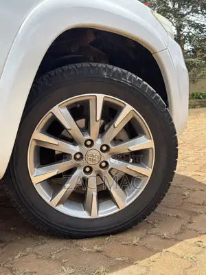 Toyota Vanguard 2013 Pearl