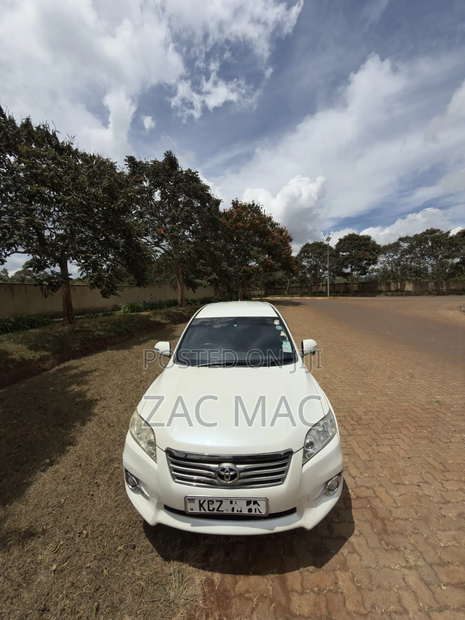 Toyota Vanguard 2013 Pearl
