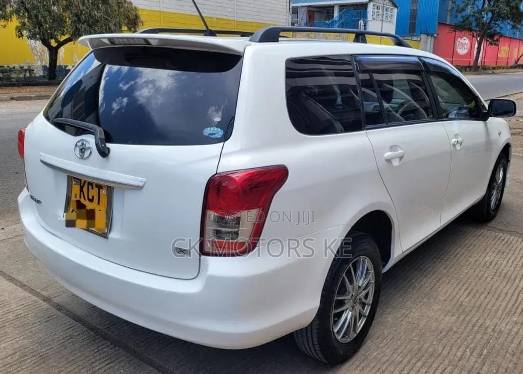 Toyota Corolla Fielder 1.5 Petrol FWD 2012 White