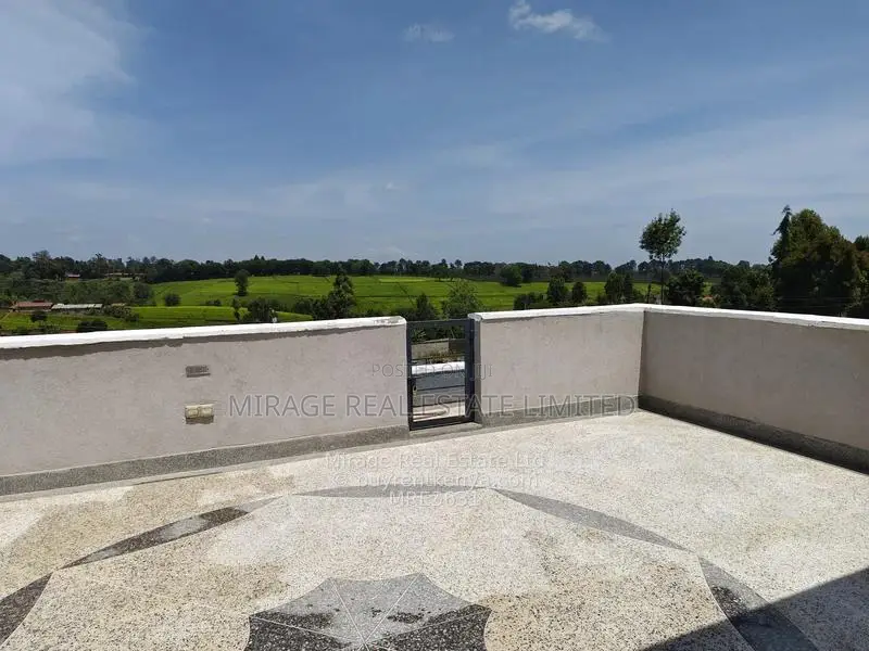 5-Bedroom plus DSQ Stand-alone House for sale in Cianda