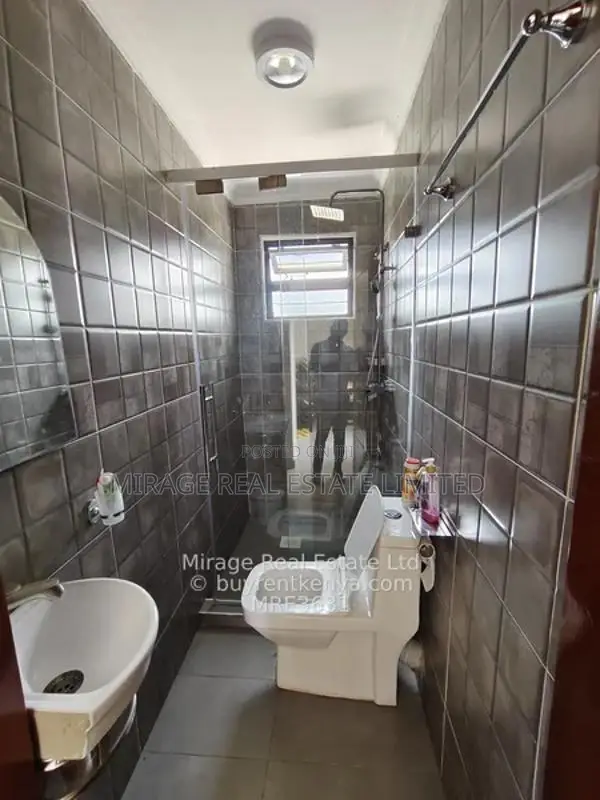 5-Bedroom plus DSQ Stand-alone House for sale in Cianda