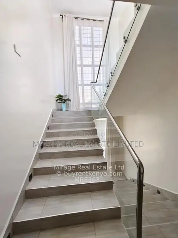 5-Bedroom plus DSQ Stand-alone House for sale in Cianda