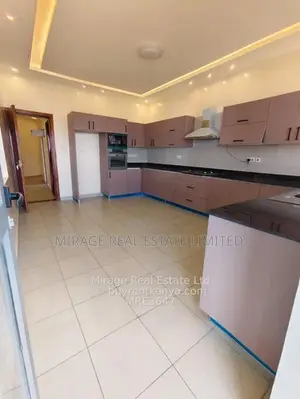 4-bedroom PENTHOUSE apartment plus Dsq to let in Kilimani, Kes 250