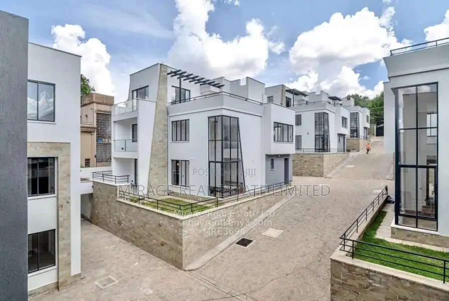 5-bedroom plus Dsq Townhouse for sale for Lavington for Kes 95M