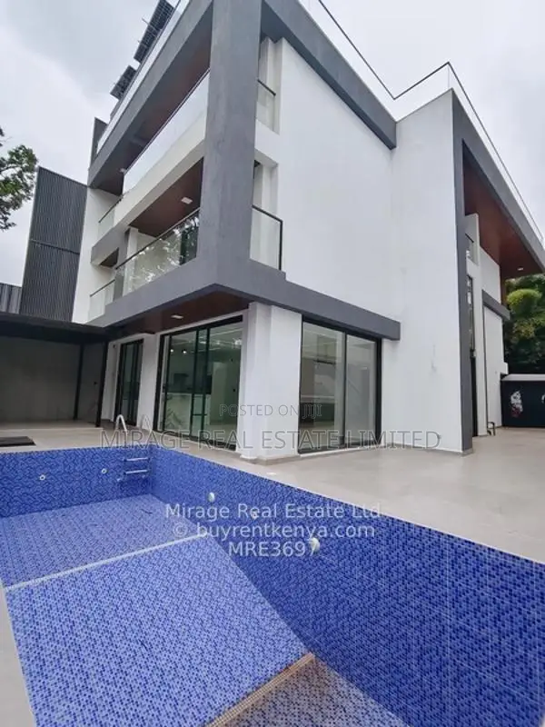 6-Bedroom Plus DSQ Luxury Villas For Sale in Lavington for KES 165,000