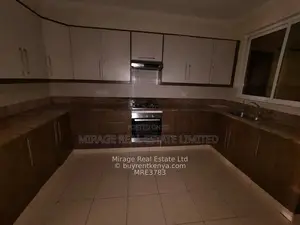 Stunning 3-bedroom apartment (all ensuite) with DSQ to let