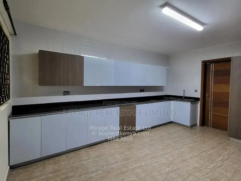 Exclusive 5-Bedroom All En-Suite Villa + DSQ To Let in Lavington
