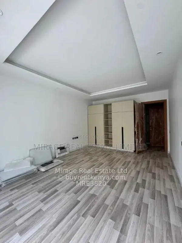 Executive 5-Bedroom All En-Suite Townhouse + DSQ To Let in Lavington